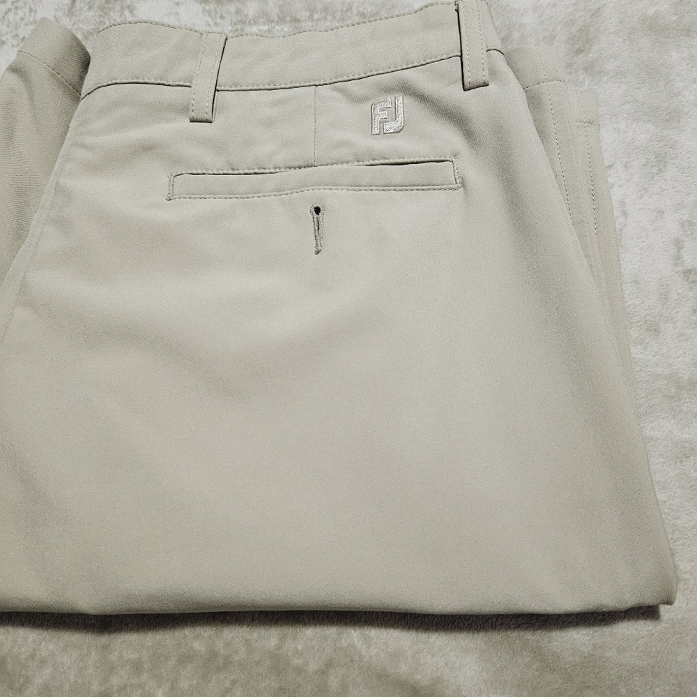 Footjoy  lightweight performance short